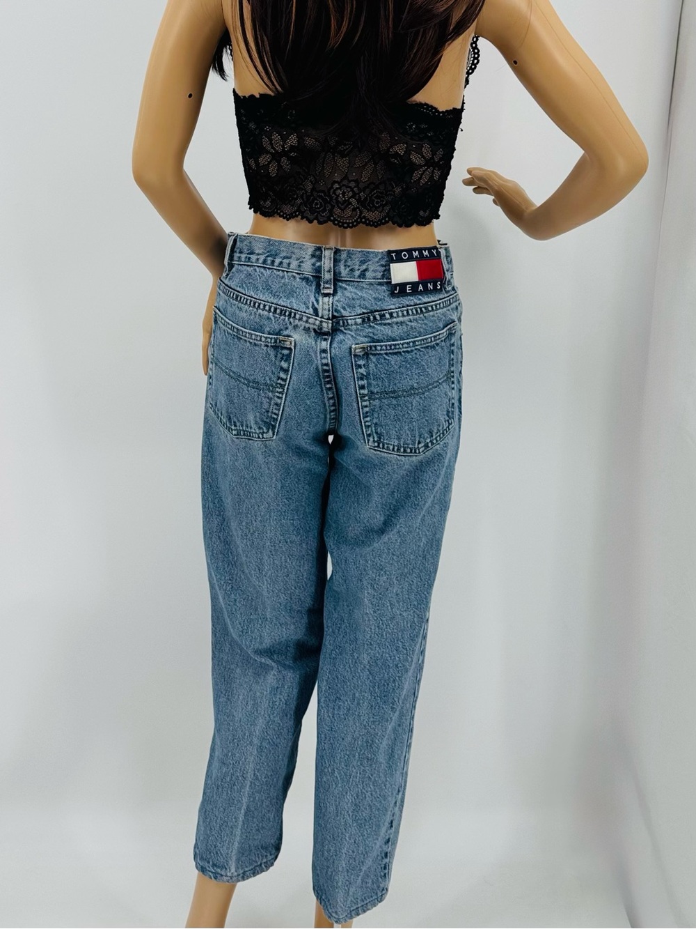 Tommy Hilfiger Vintage Y2K Hipster Streetwear Embroidered Logo Denim Mom Jeans
